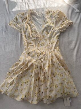 Commense | Yellow Floral Dress | Size Medium